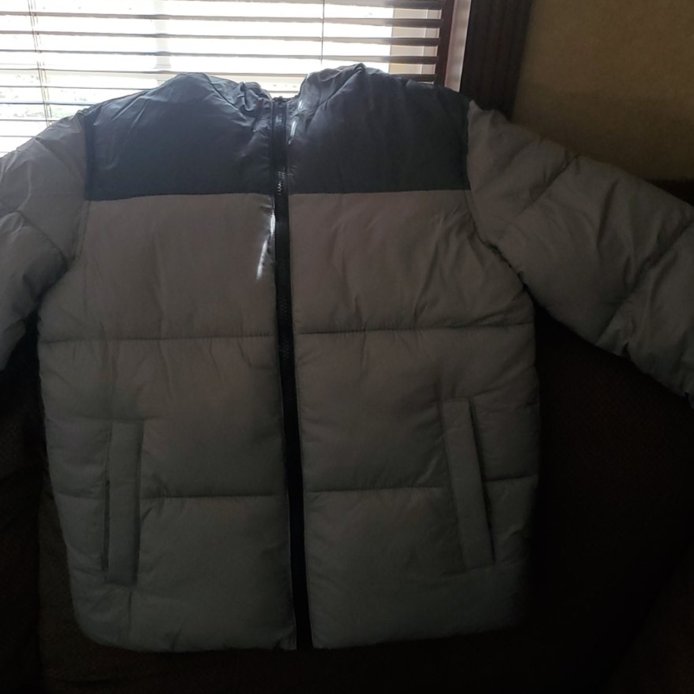 Coat - Picture 3 of 4